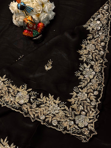 Premium saree with antique gold floral embroidery, scalloped border, and designer blouse β Jyoti Sarees