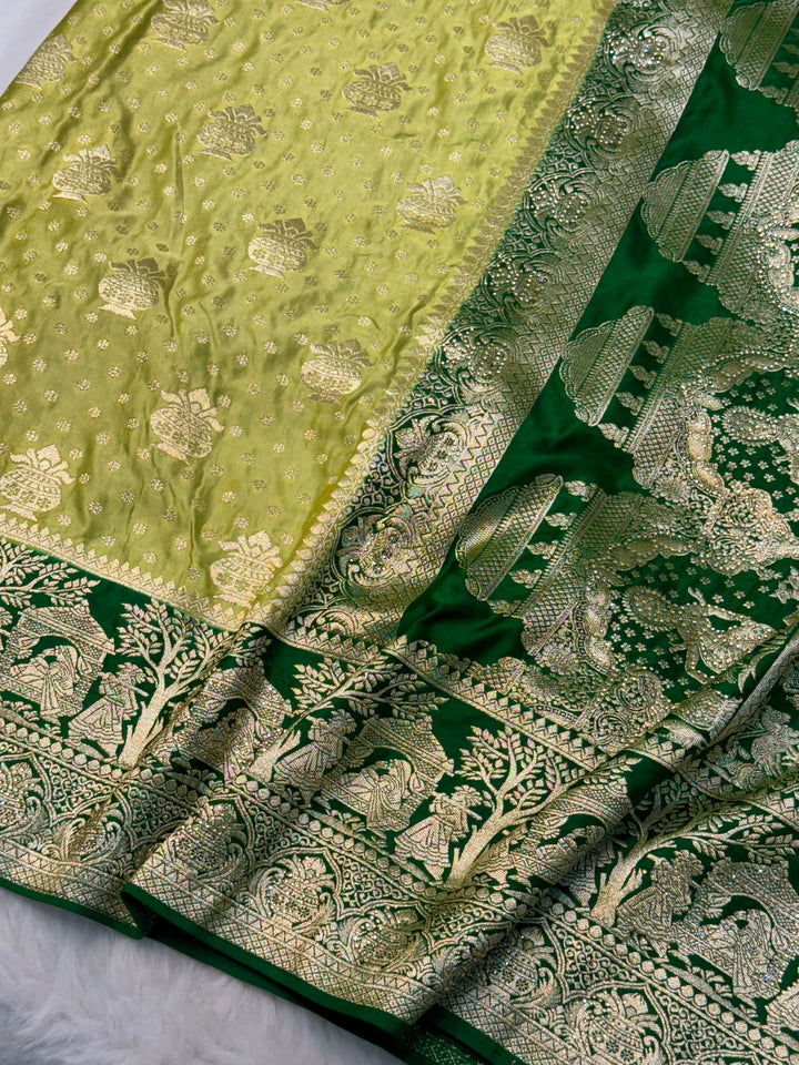Royal Kalash Motif Banarasi Silk Saree with Rich Zari Border